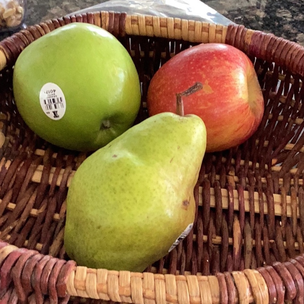 TWO RUSTIC HANDMADE BASKETS - Picture 9 of 11